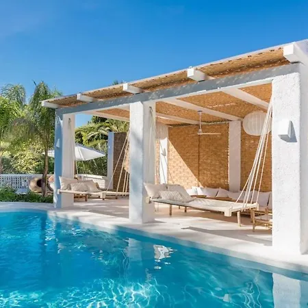 Villa House With Pool And Big Porch *