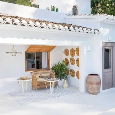 House With Pool And Big Porch Villa *